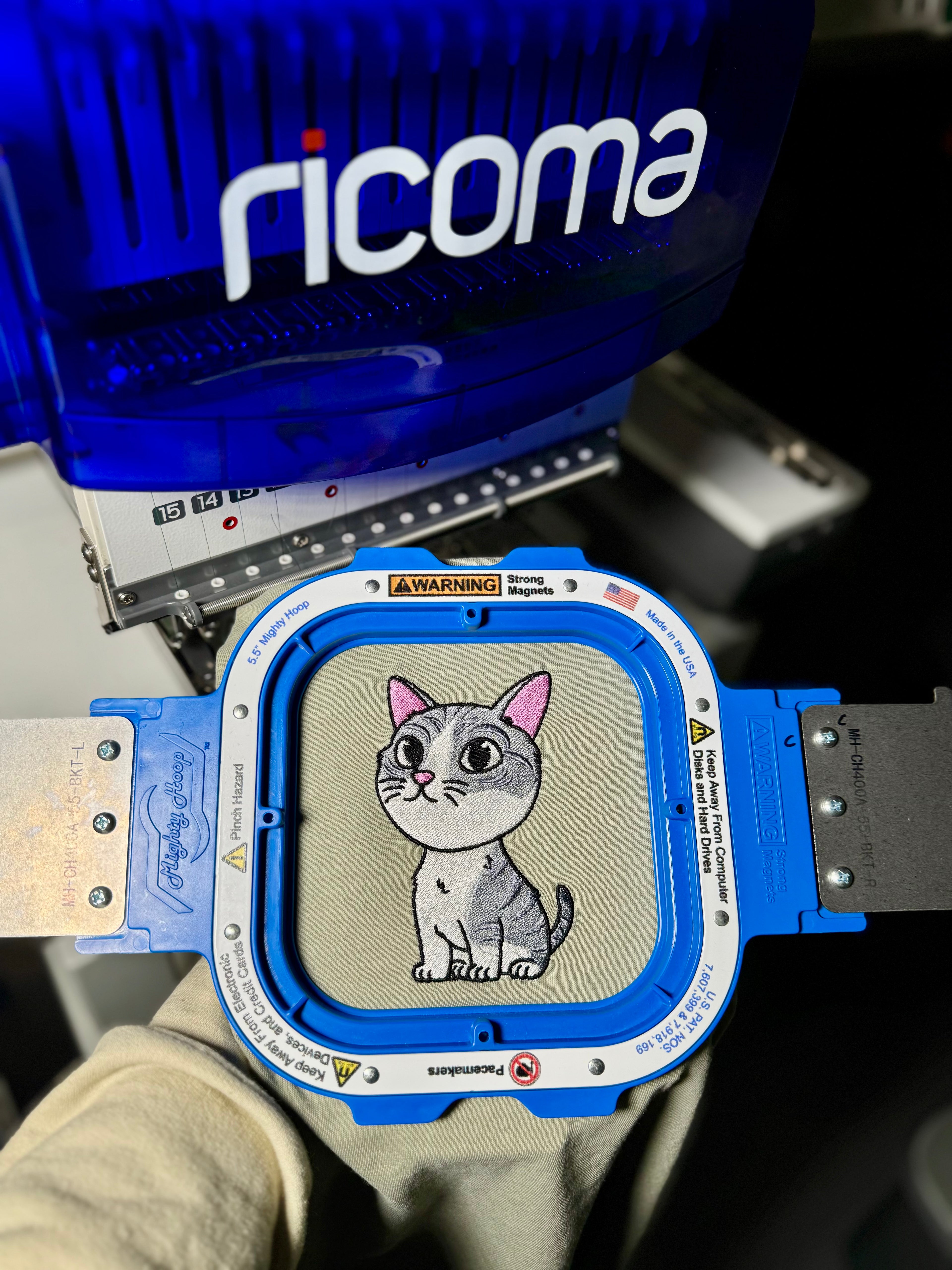 Camiseta Heavyweight C1717 Comfort Colors Bordada a Medida – Sube Tu Logotipo